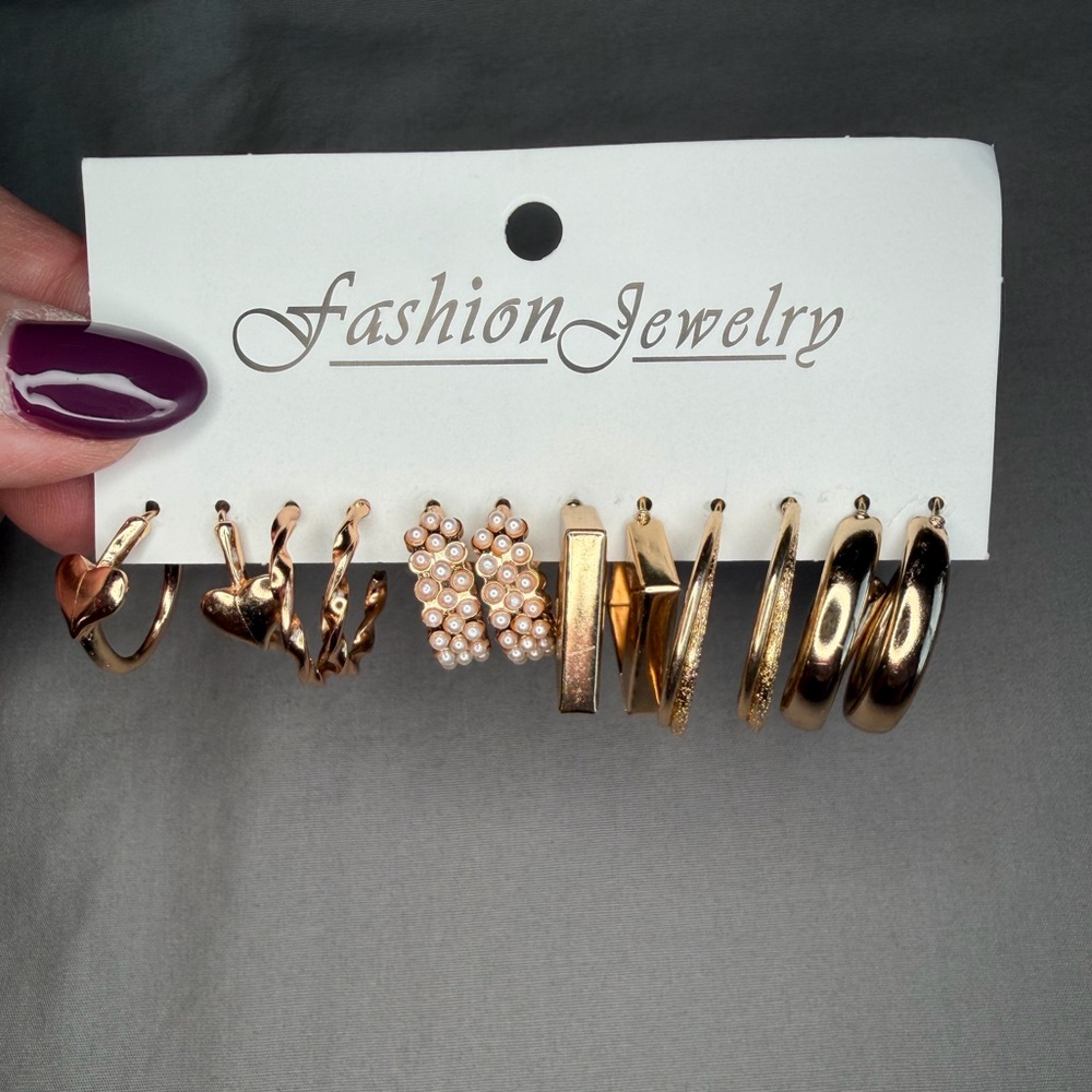 Fashion‎ Jewelry Gold and Pearl Earring Set